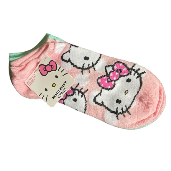 Hello Kitty Accessories - Hello Kitty 5 pairs of ankle Socks NWT